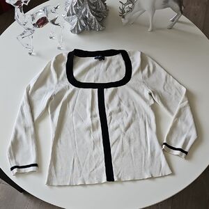 Beechers Brook Elegant White and Black Women's Top